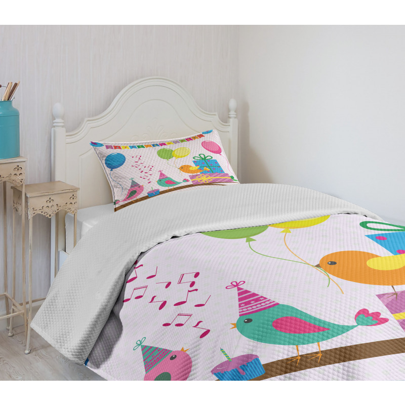 Song Birds Cones Bedspread Set