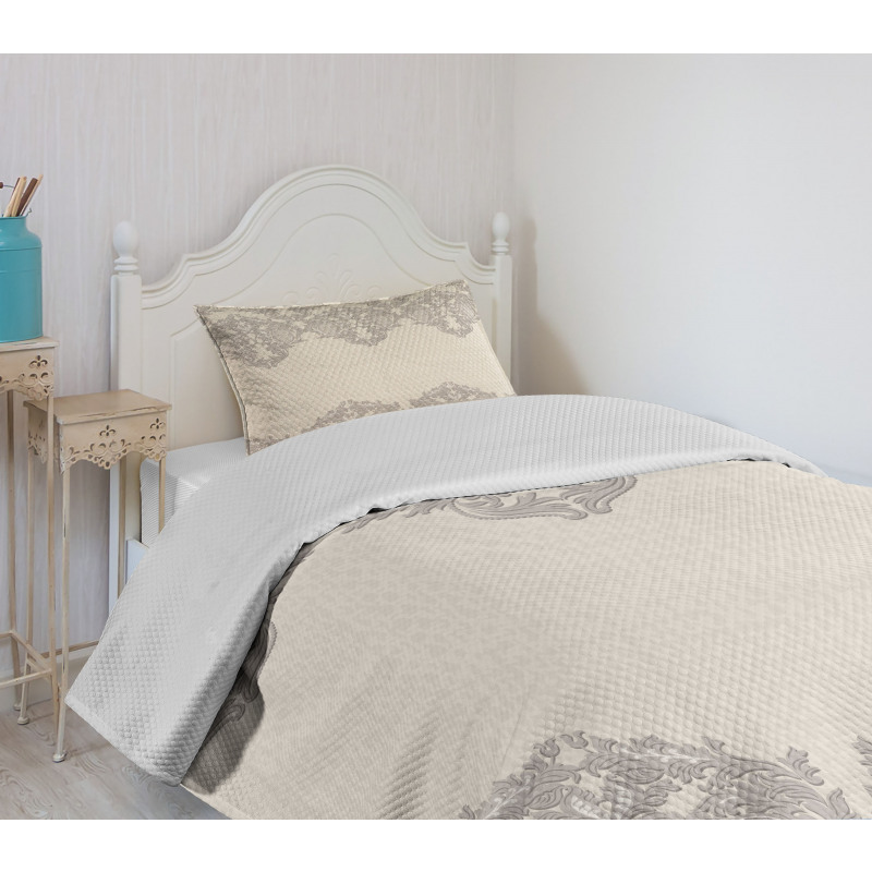 Retro Delicate Lace Like Bedspread Set