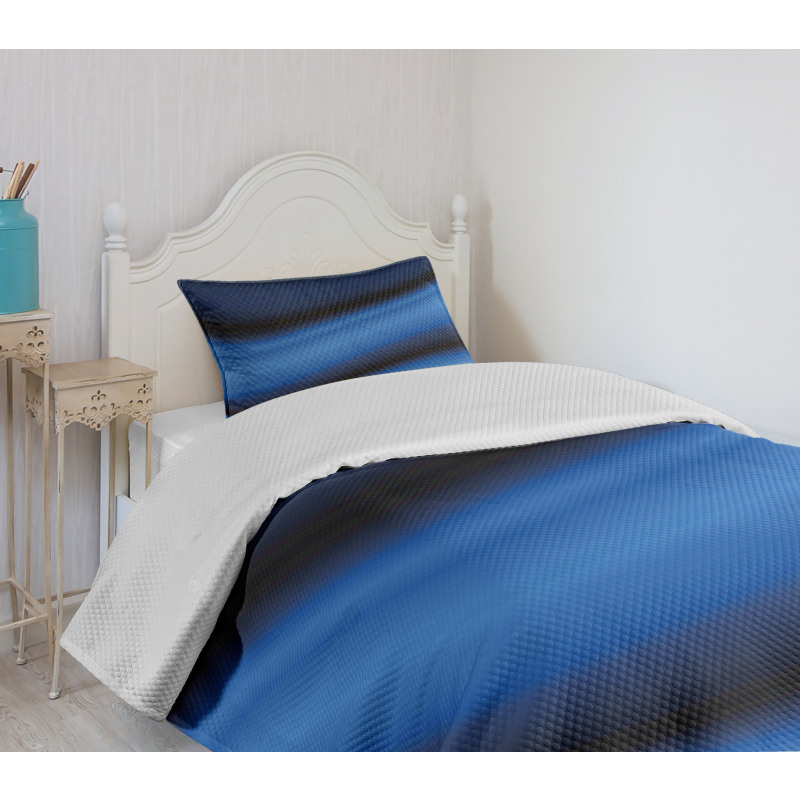 Abstract Wavy Blurry Bedspread Set