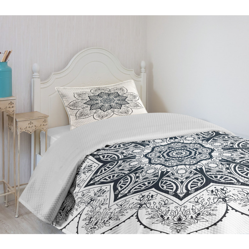 Bohemian Form Bedspread Set