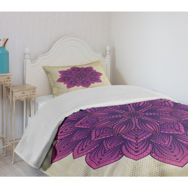 Purple Retro Motif Bedspread Set