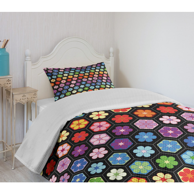 Colorful Daisy Blooms Bedspread Set