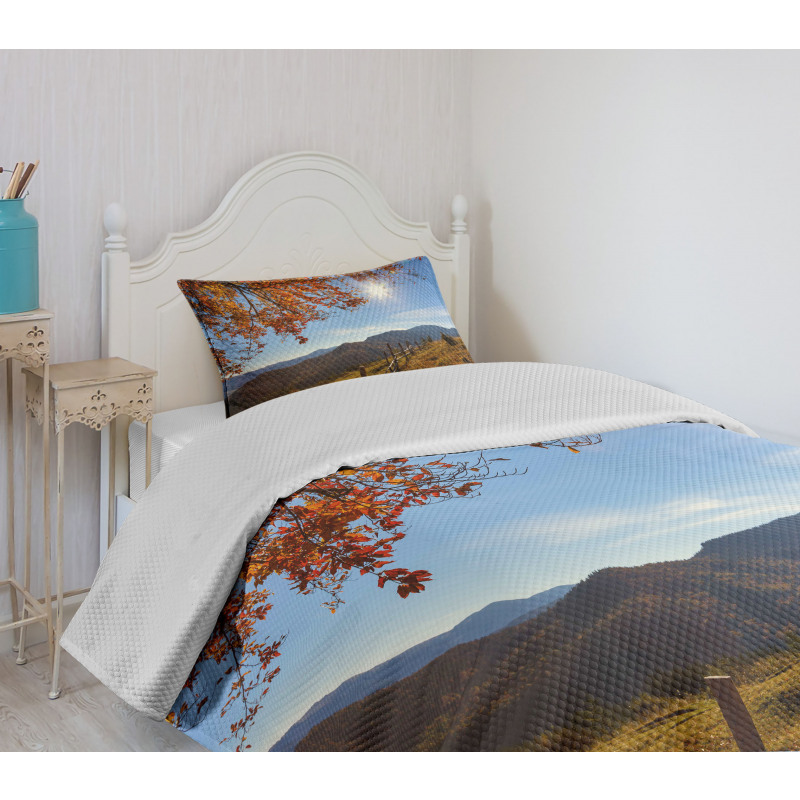 Fallen Leaves and Hills Bedspread Set