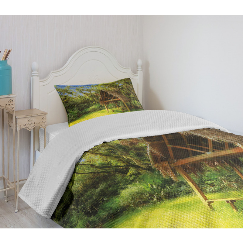 Tropic Hut Woods Bedspread Set