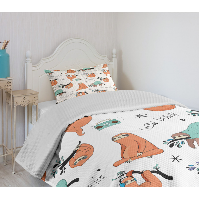Sloths on Branches Bedspread Set