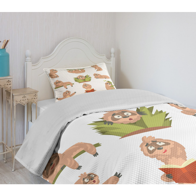 Different Posed Animals Bedspread Set