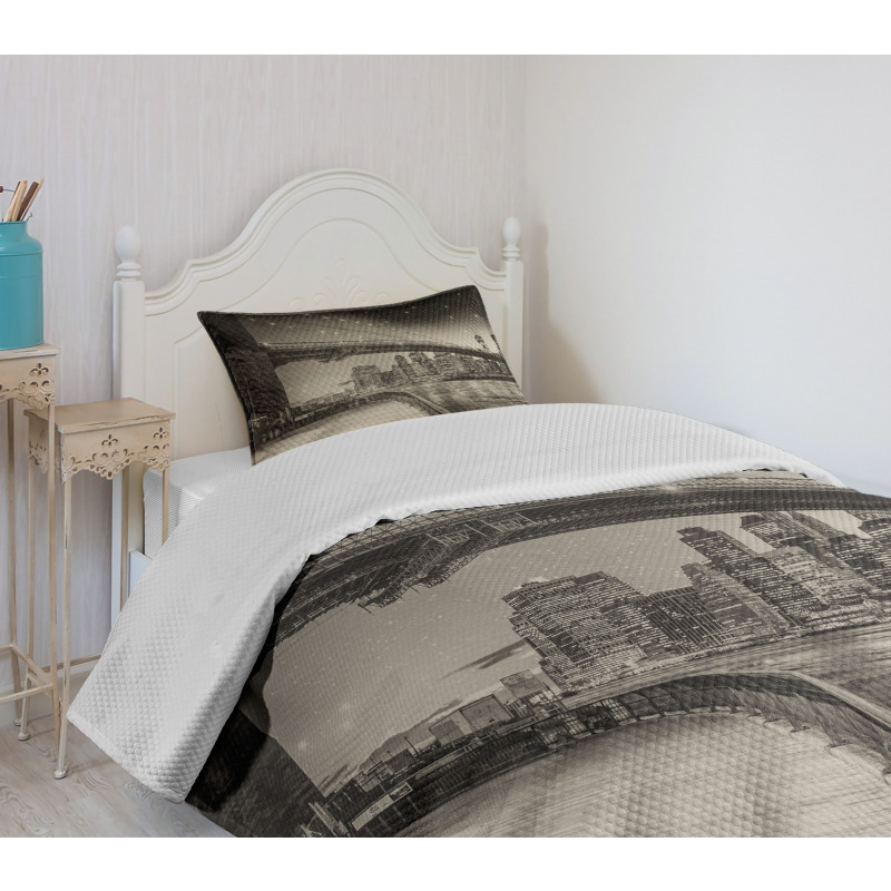 Brooklyn Bridge Night Bedspread Set