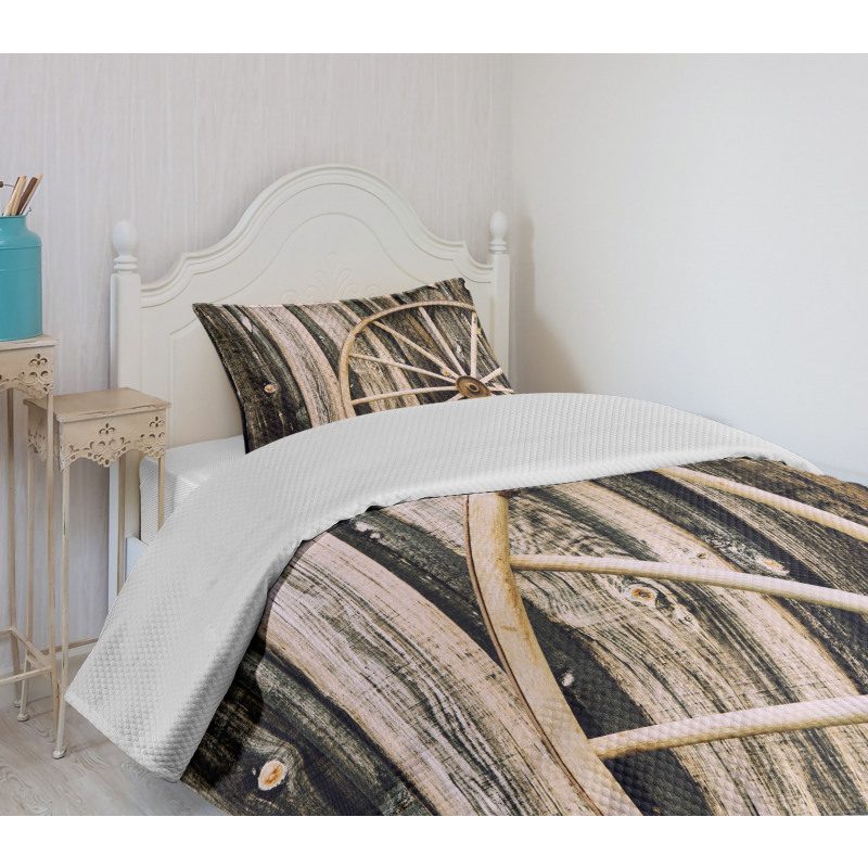 Rusty Door Bedspread Set