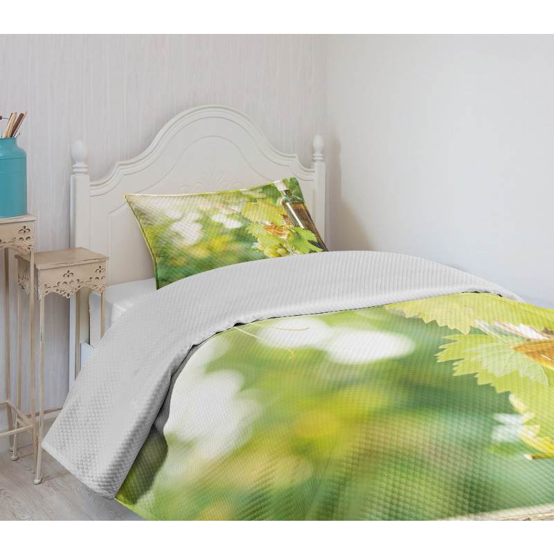 Young Vine Green Spring Bedspread Set