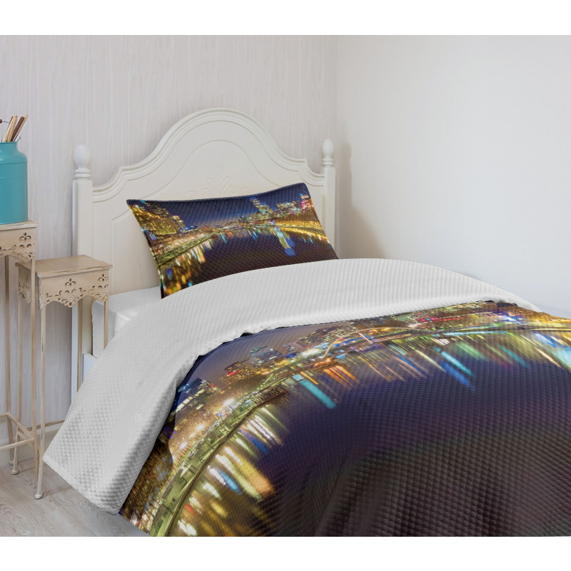 Night in Melbourne River Bedspread Set