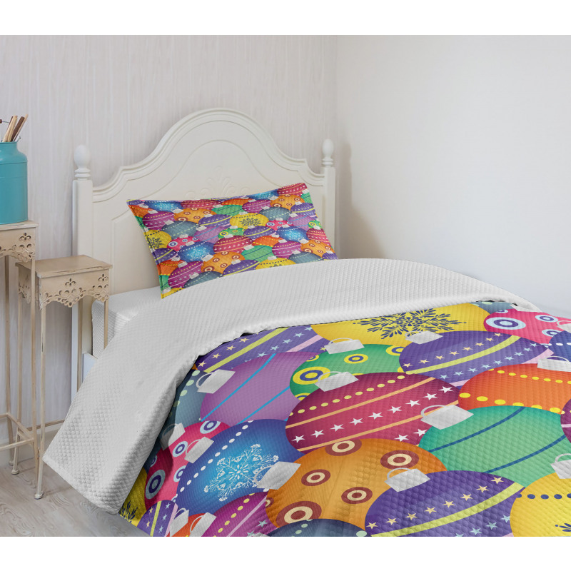 Colorful Xmas Balls Bedspread Set