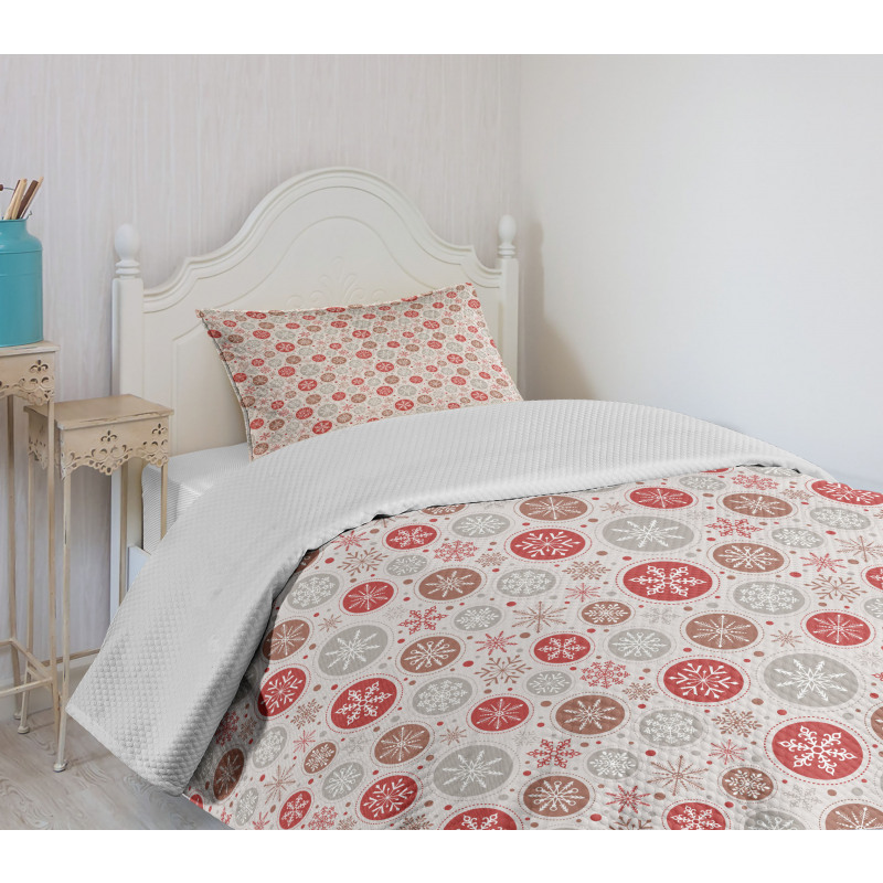 Snowflakes Print Bedspread Set