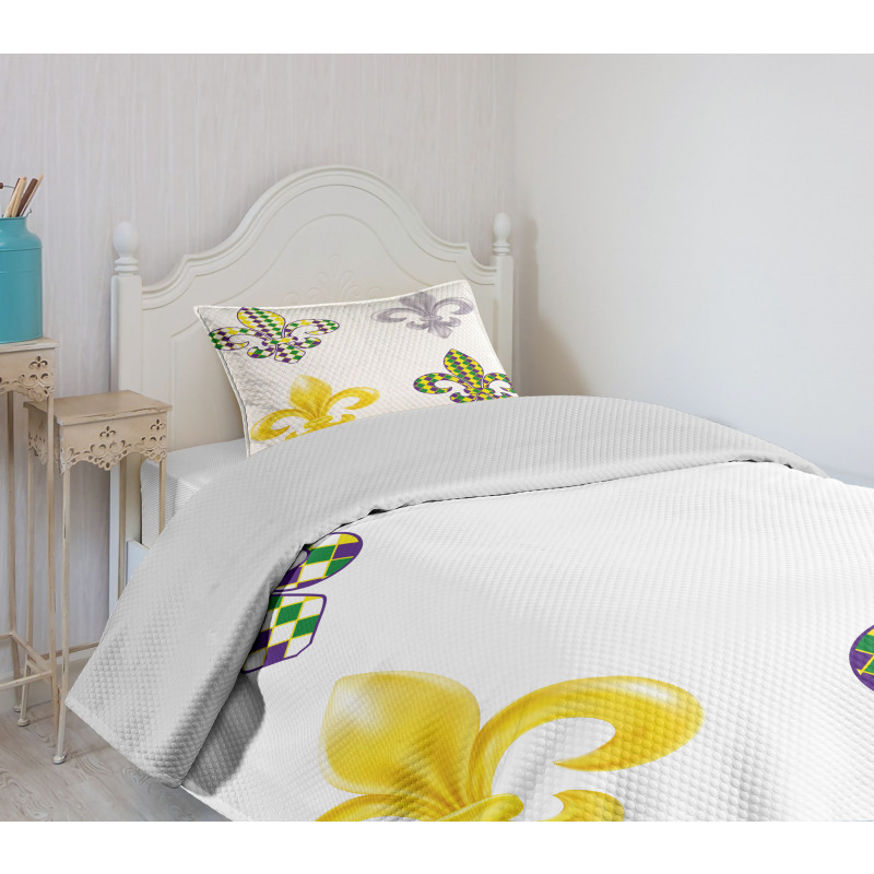 Fleur De Lis Motifs Bedspread Set