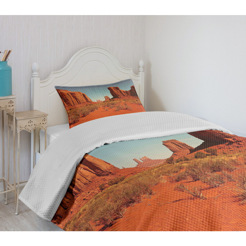 Hot Day Monument Valley Bedspread Set