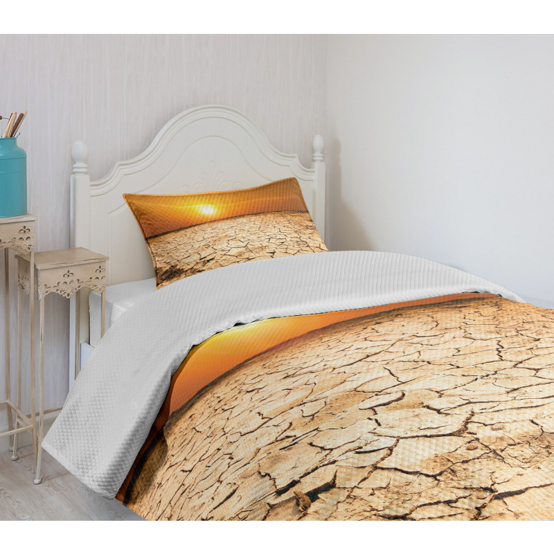 Drought Arid Country Bedspread Set