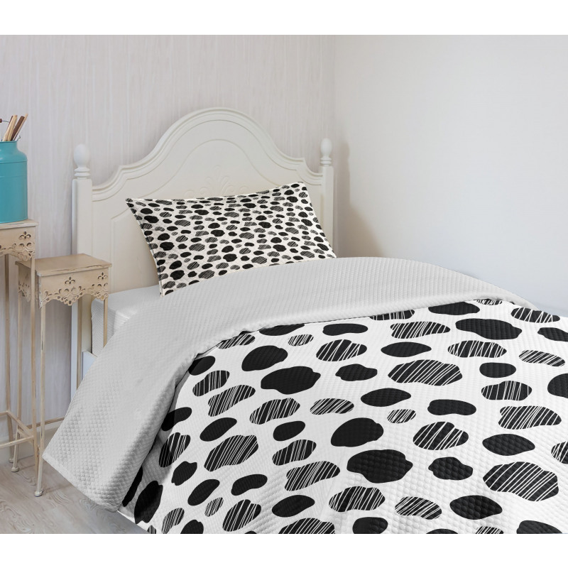 Black and White Dots Bedspread Set