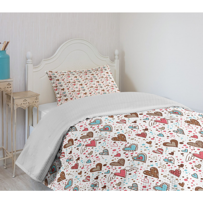 Various Shaped Hearts Bedspread Set