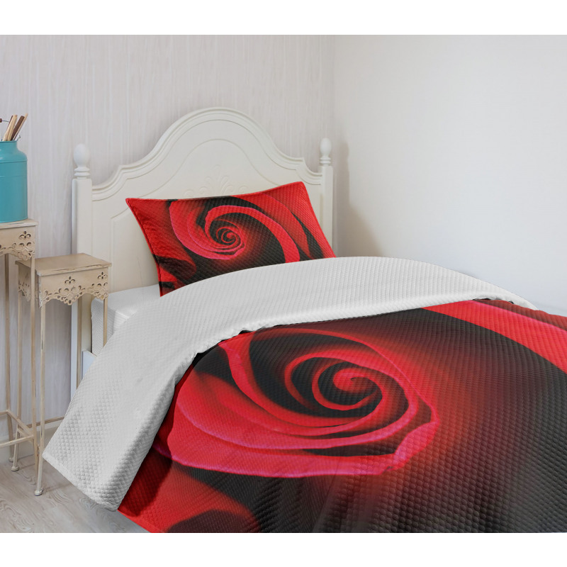 Swirled Petals Red Blossom Bedspread Set