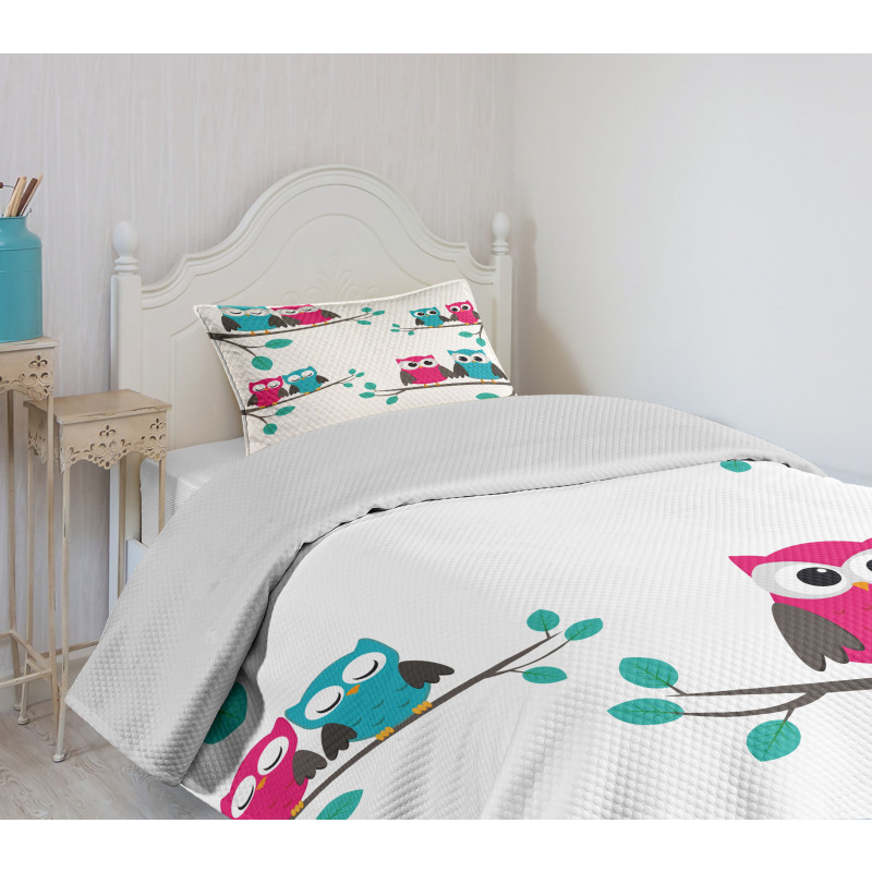 Couples of Owls on Tree Bedspread Set