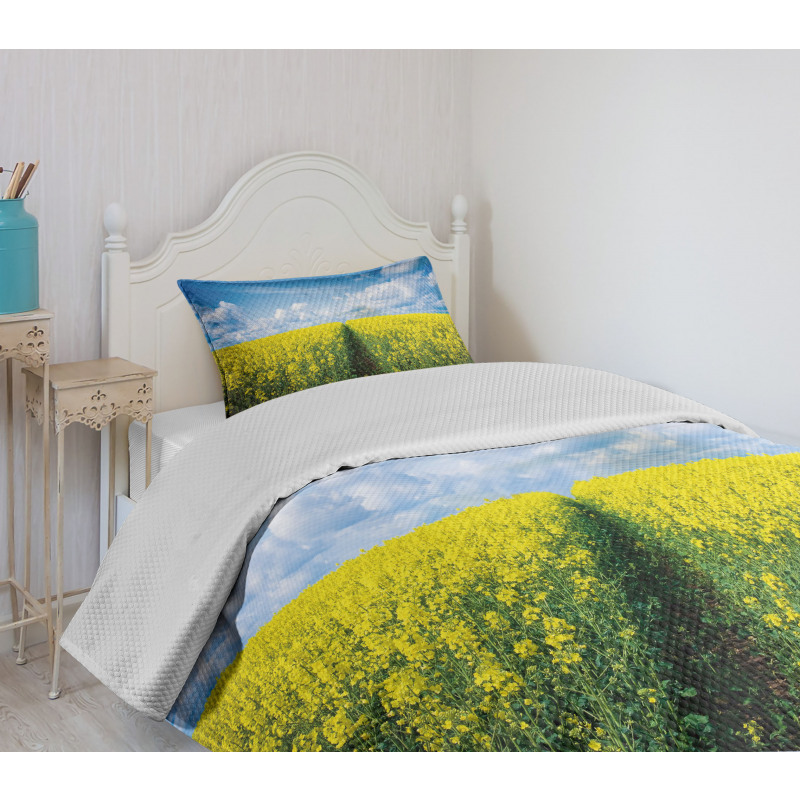 Floral Pathway Bedspread Set