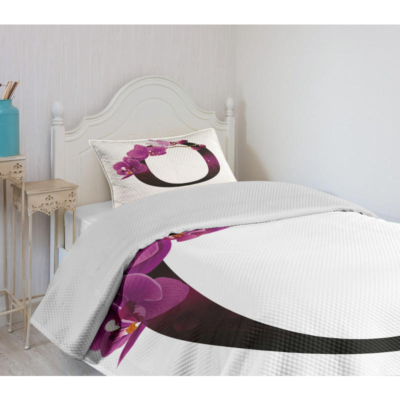 O Alphabet and Orchid Bedspread Set