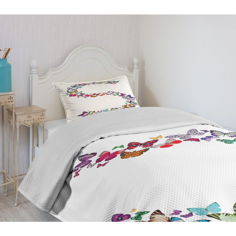 Various Shaped Bedspread Set