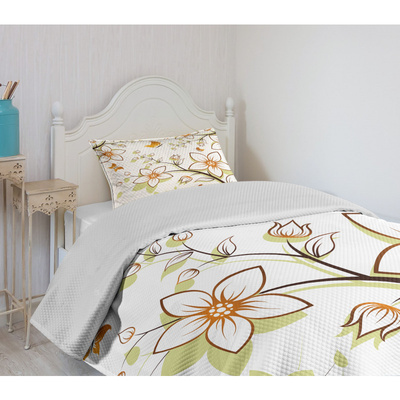 Seasonal Flora Fauna Bedspread Set