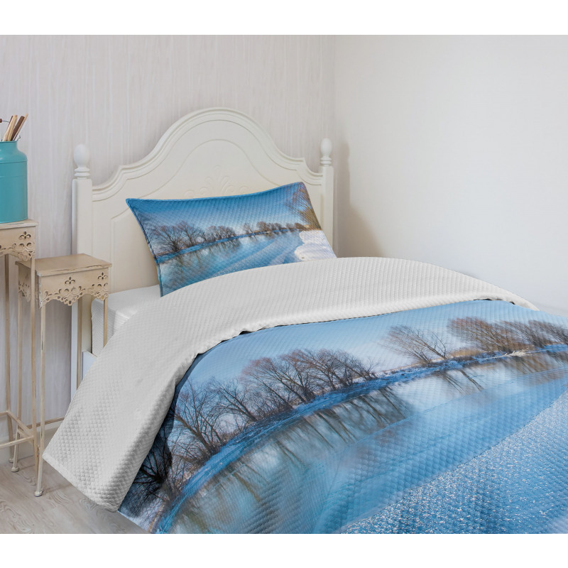 Freezing Weather Sky Bedspread Set