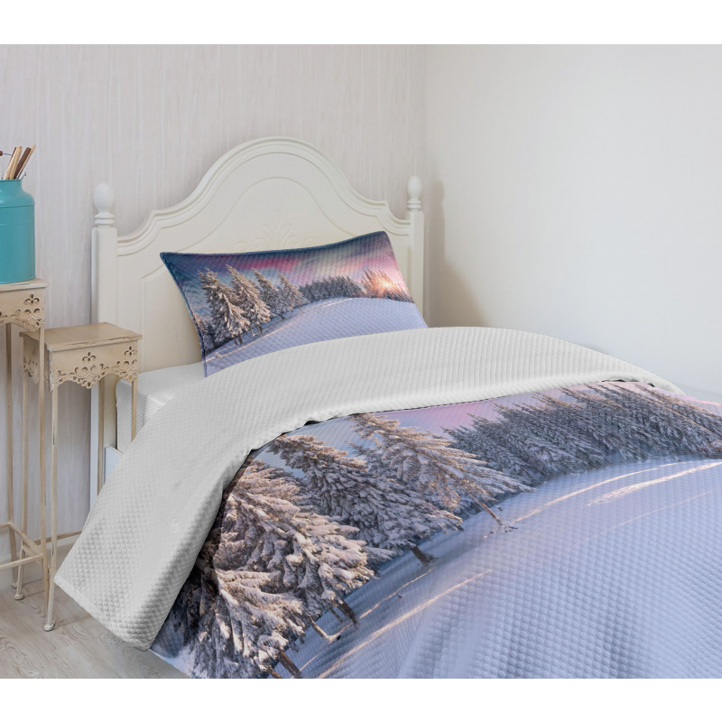 Idyllic Serene Panorama Bedspread Set