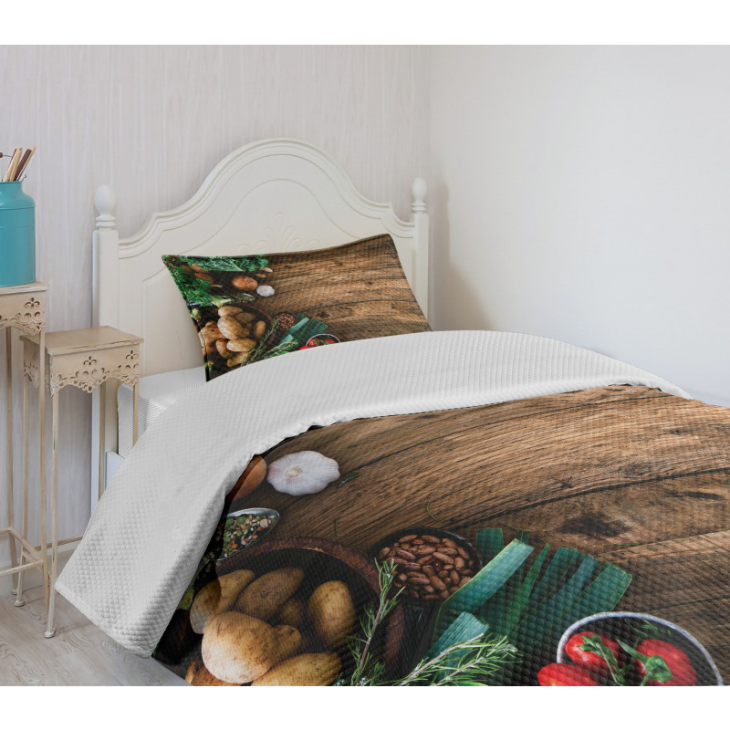 Wooden Table Vegetable Bedspread Set