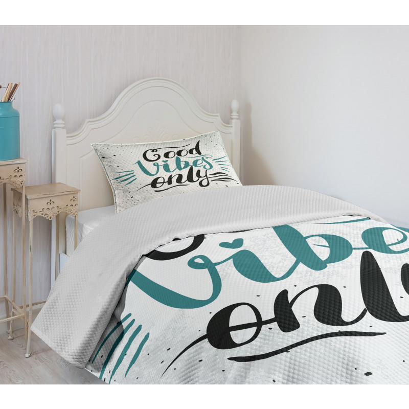 Calligraphy Bedspread Set