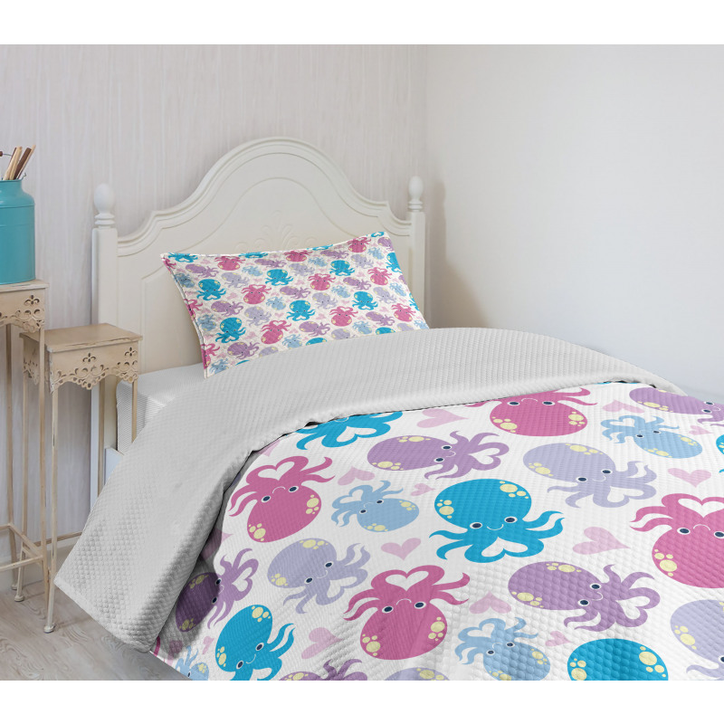 Love Theme Creatures Bedspread Set