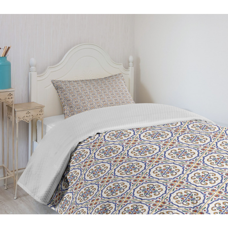 Ornate Western Motif Bedspread Set