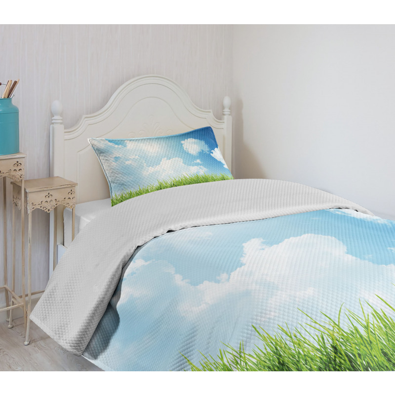 Sunny Day Grass Clouds Bedspread Set