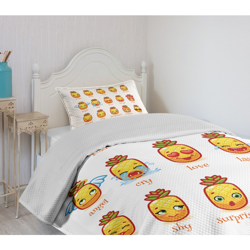 Funny Face Pineapples Bedspread Set