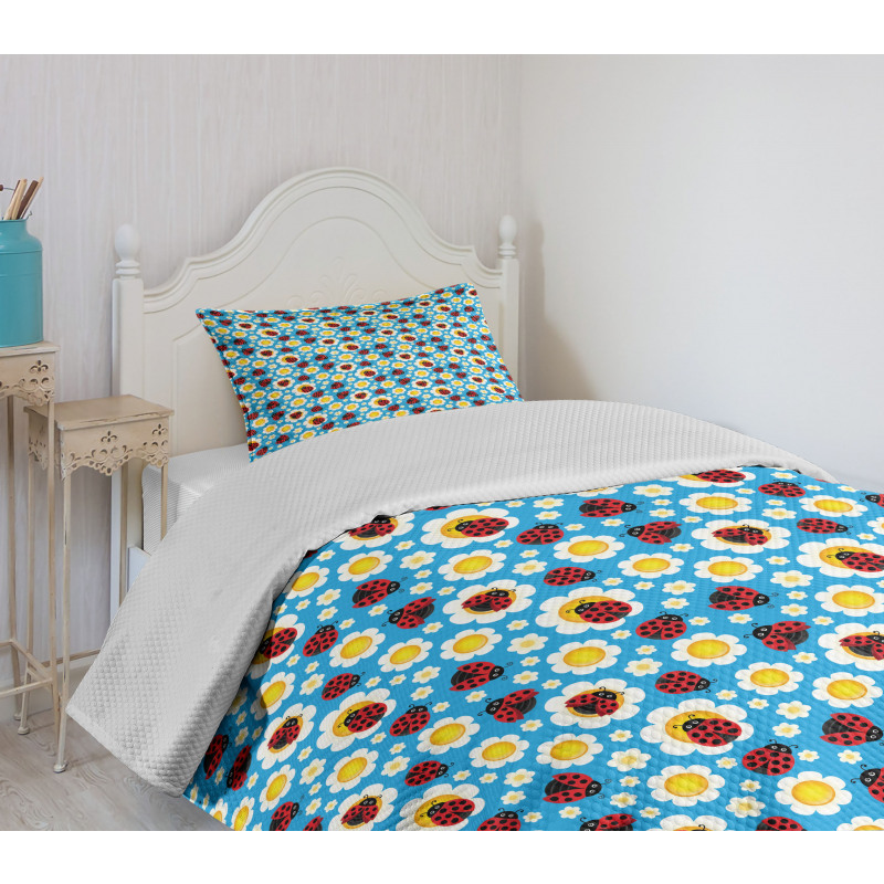 Abstract Daisies Bugs Bedspread Set