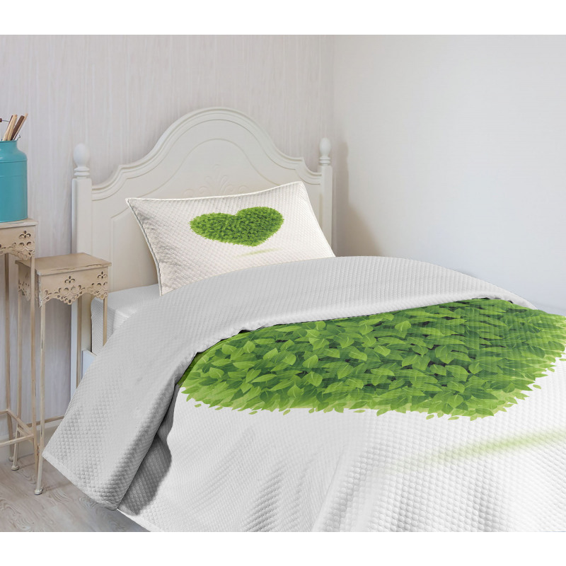 Heart with Fresh Leaves Bedspread Set