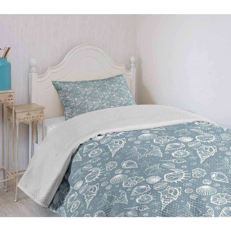 Doodle Style Pattern Bedspread Set