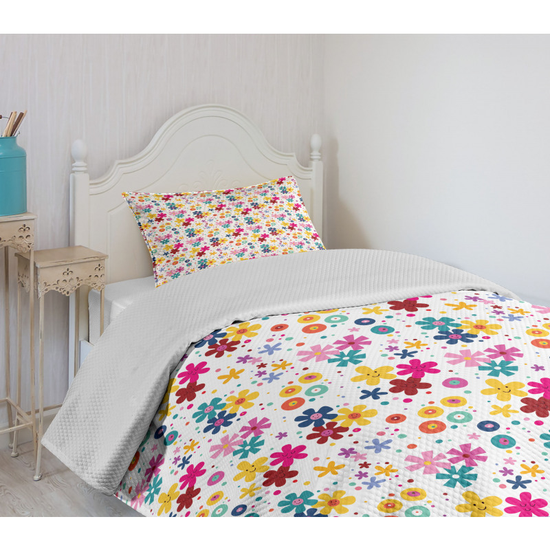 Faces Dots and Circles Bedspread Set