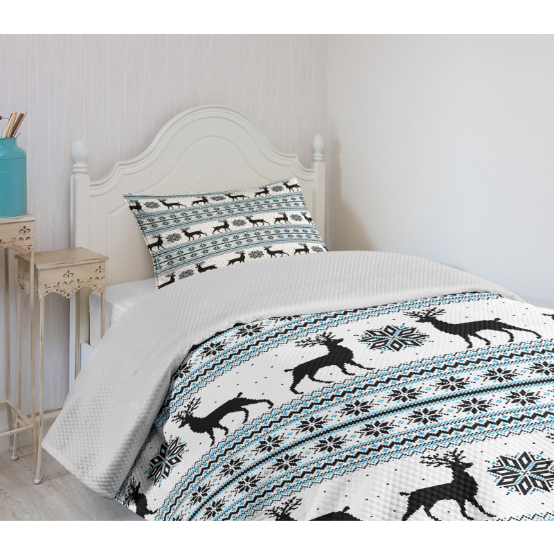 Zigzag Reindeer and Snow Bedspread Set