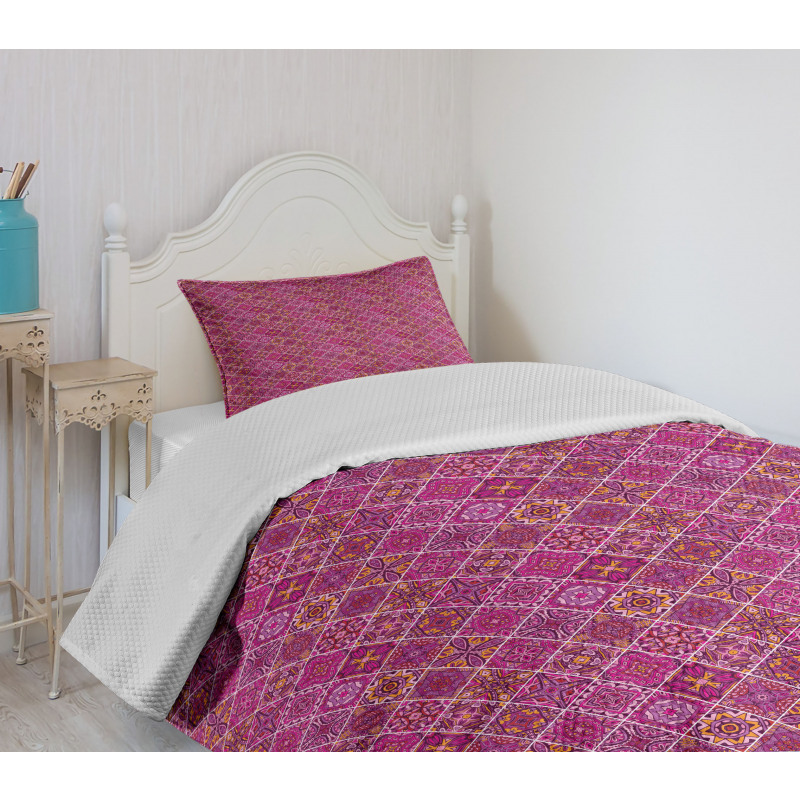 Checkered Pink Bedspread Set