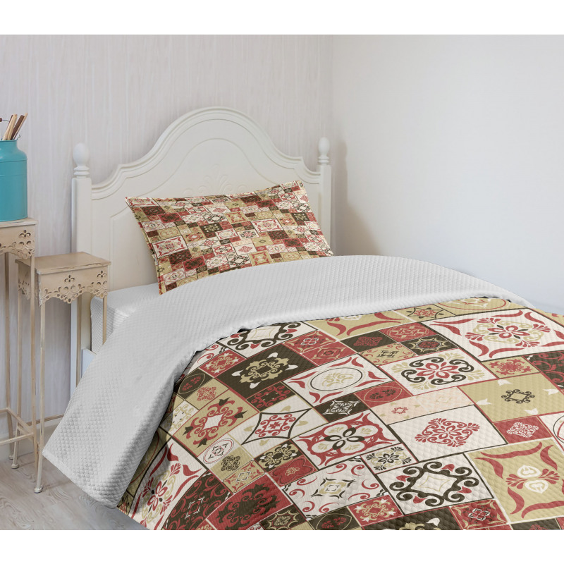 Vintage Square Pattern Bedspread Set