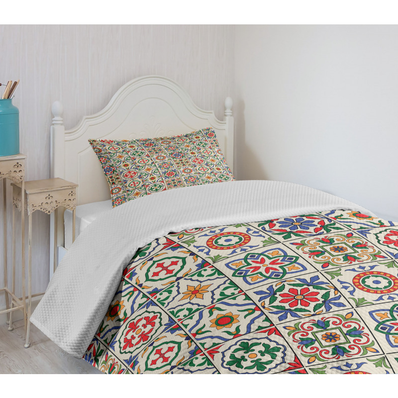 Ornamental Abstract Leaf Bedspread Set