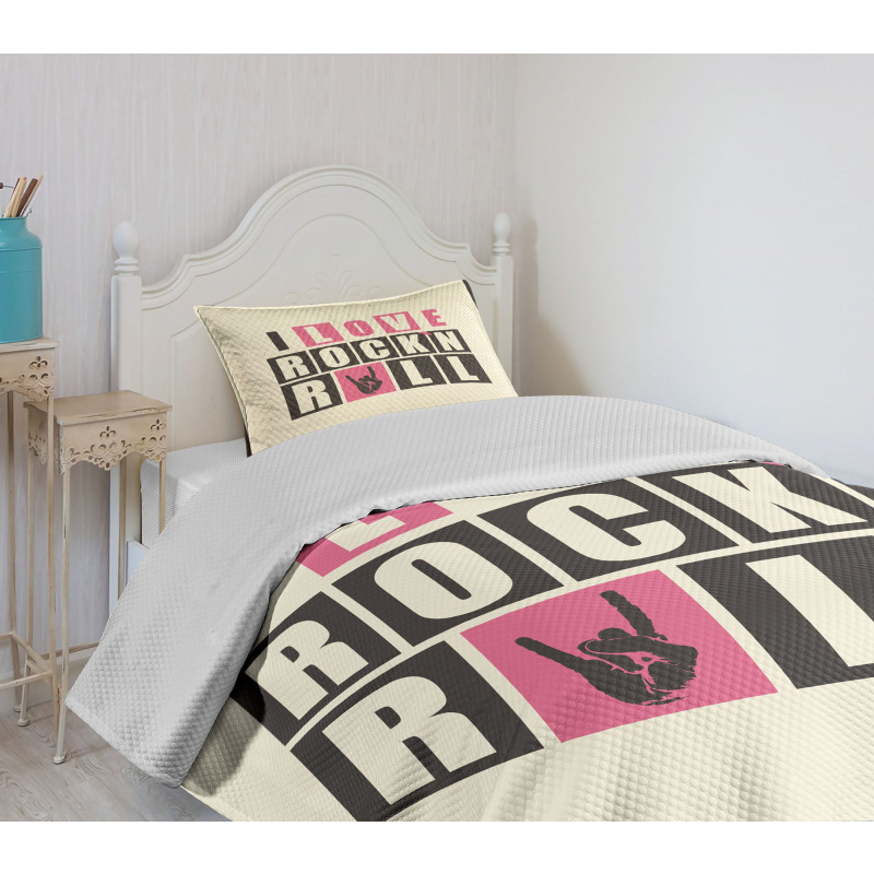 Retro Slogan Grunge Bedspread Set