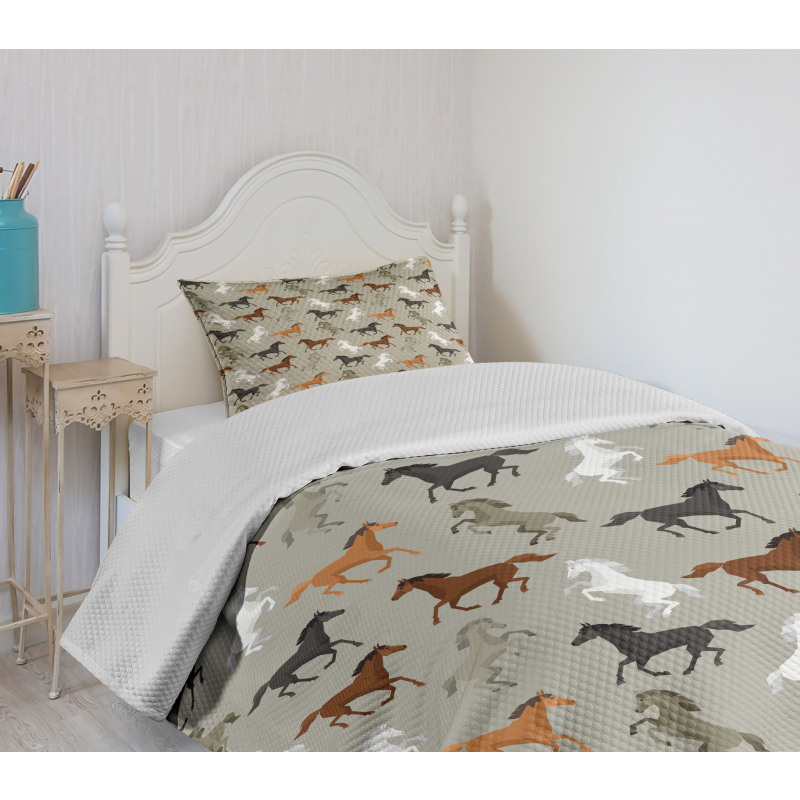 Stallion Galloping Motif Bedspread Set