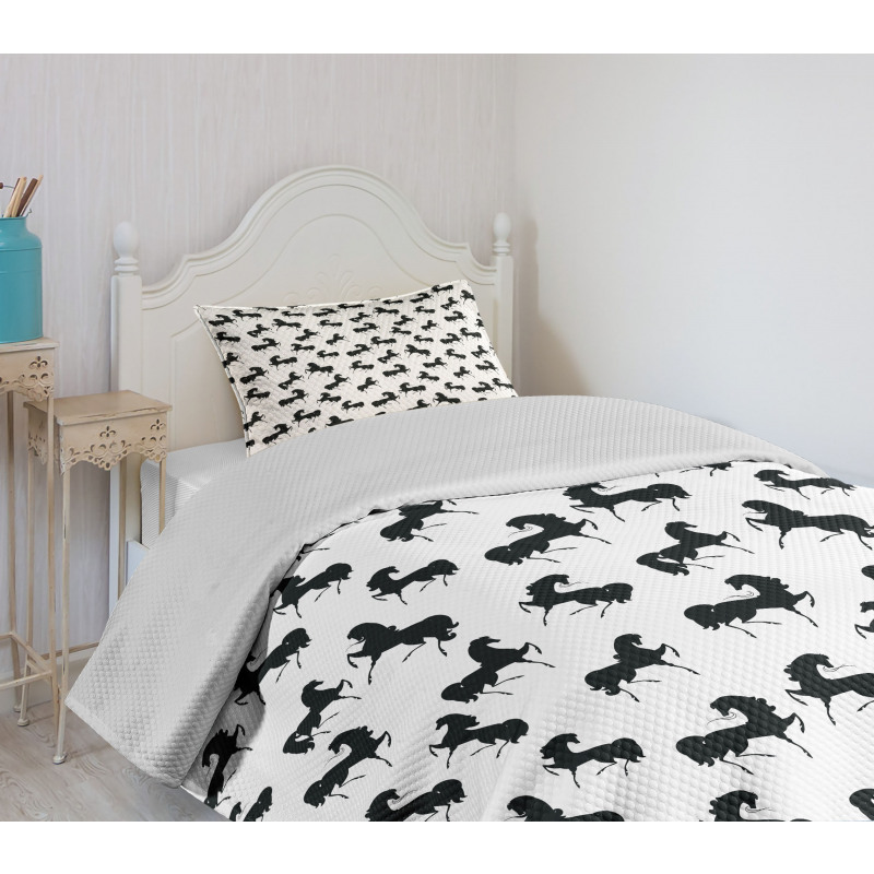 Monochrome Farm Animal Bedspread Set