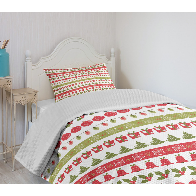 December Holiday Bedspread Set