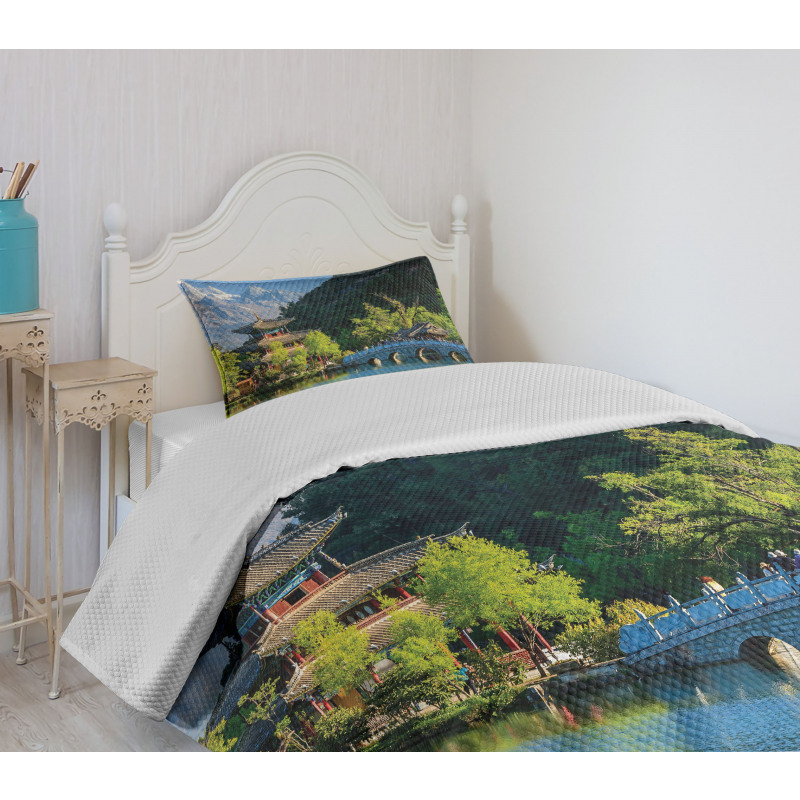 Old Town by Water Bedspread Set