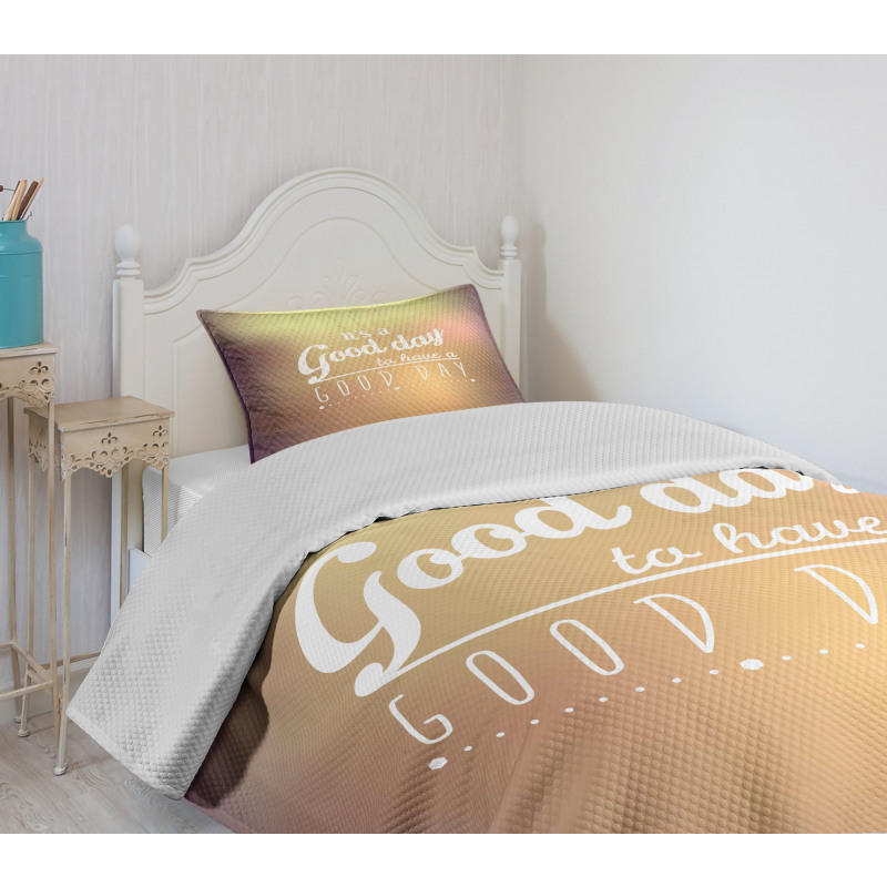 Day Words Bedspread Set