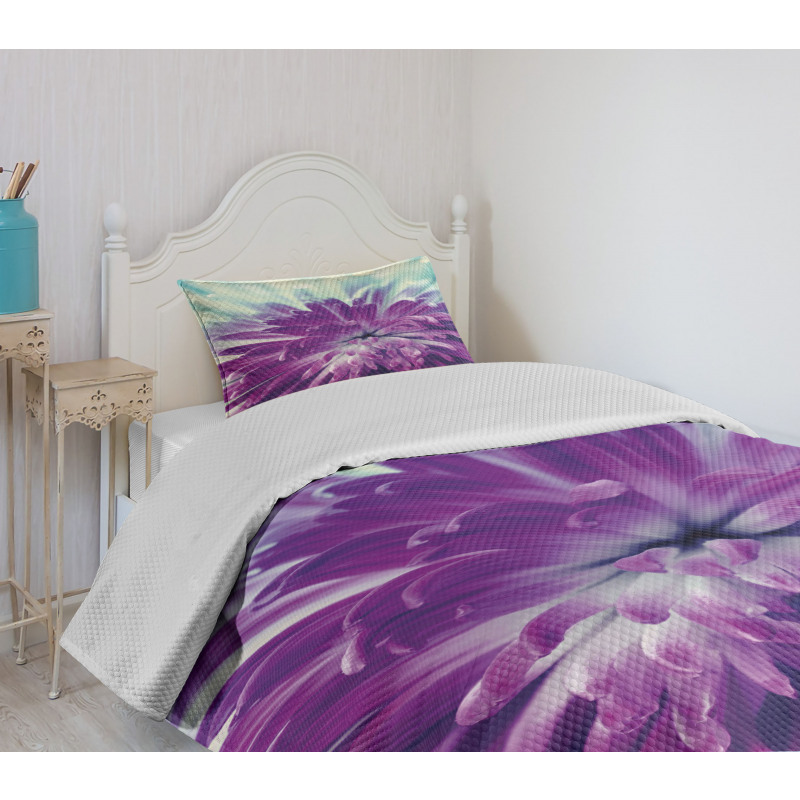 Blooming Floral Motifs Bedspread Set